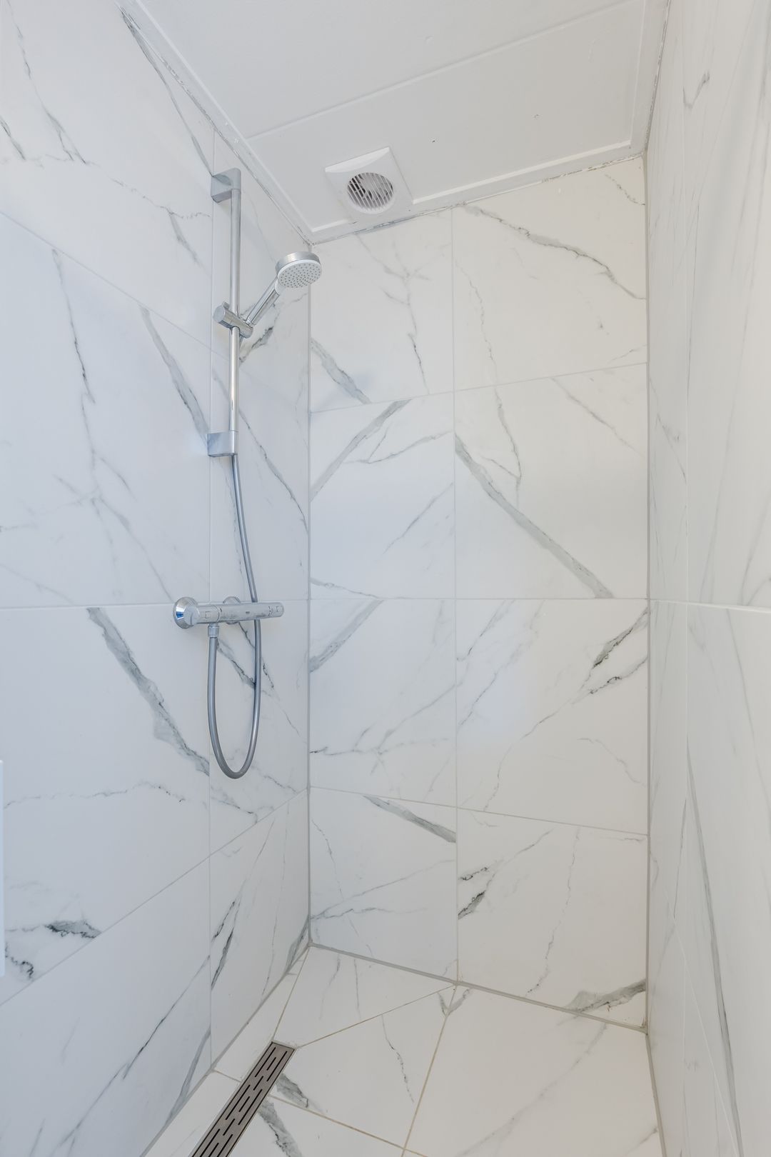 Photo 23 of Stoeldraaierstraat 15-A