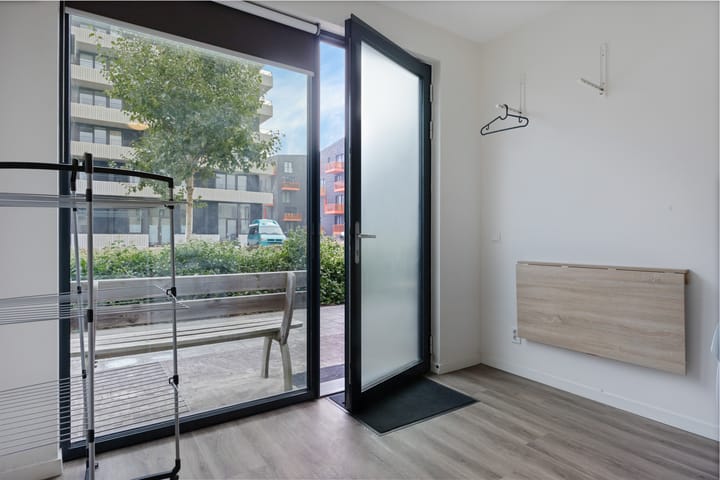 Foto 23 van Tonkensstraat 17