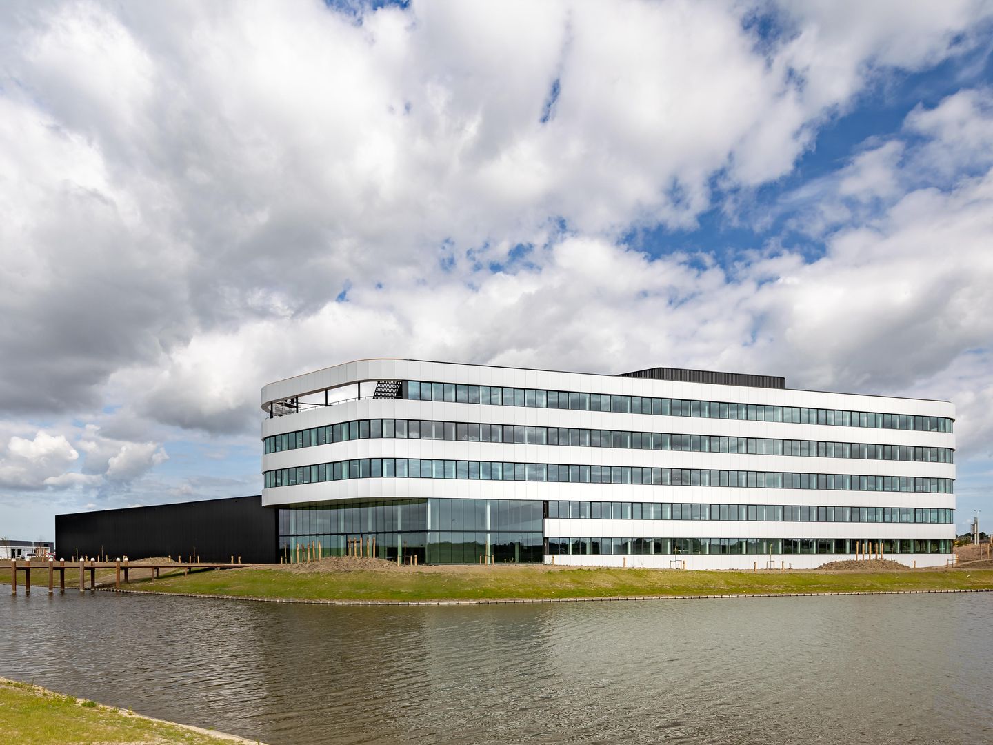 Bekijk foto 1 van Schuverweg 2