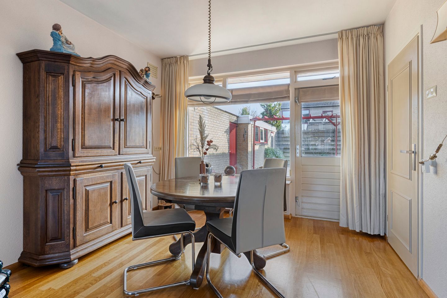 Photo 14 of Arentzenstraat 1