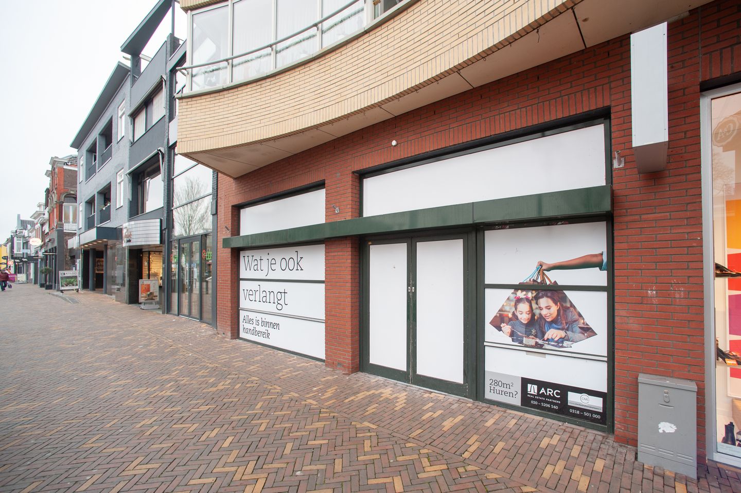 View photo 2 of Markt 17