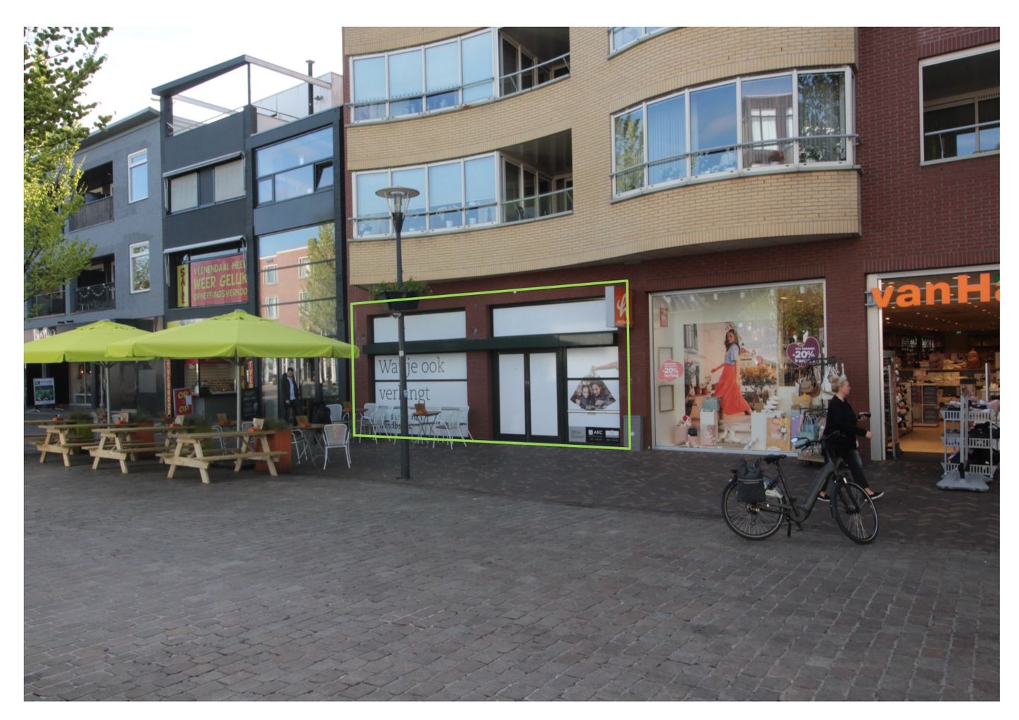 View photo 4 of Markt 17