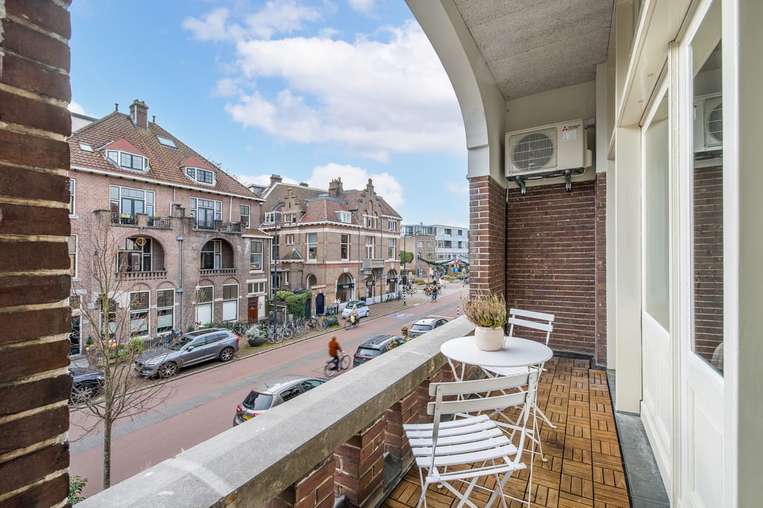 Photo 16 of Burgemeester Reigerstraat 76-C