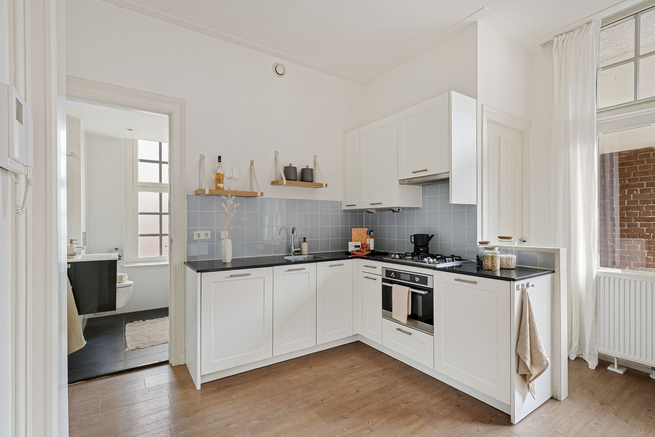 Photo 21 of Burgemeester Reigerstraat 76-C