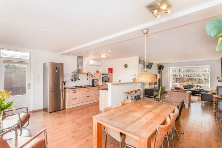 Photo 4 of Woerdlaan 7