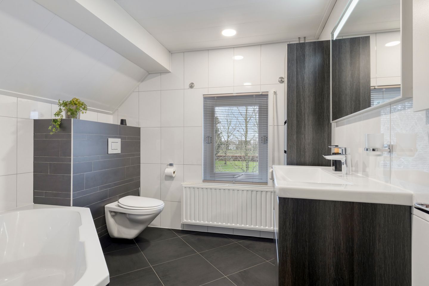 Photo 49 of Holderbergsestraat 5