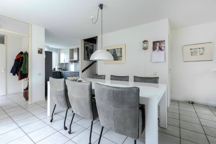 Foto 11 van Burg. Baron van Hövellstraat 10