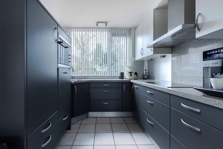 Foto 13 van Burg. Baron van Hövellstraat 10