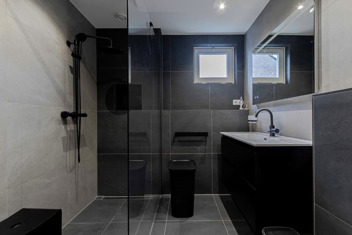 Foto 24 van Burg. Baron van Hövellstraat 10