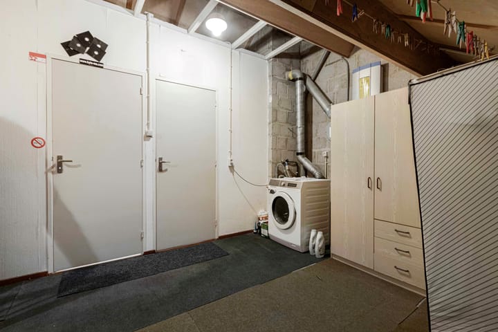 Foto 30 van Burg. Baron van Hövellstraat 10