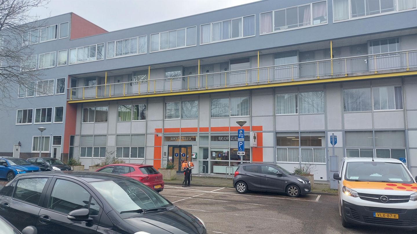 Bekijk foto 1 van Bankwerkerij 83