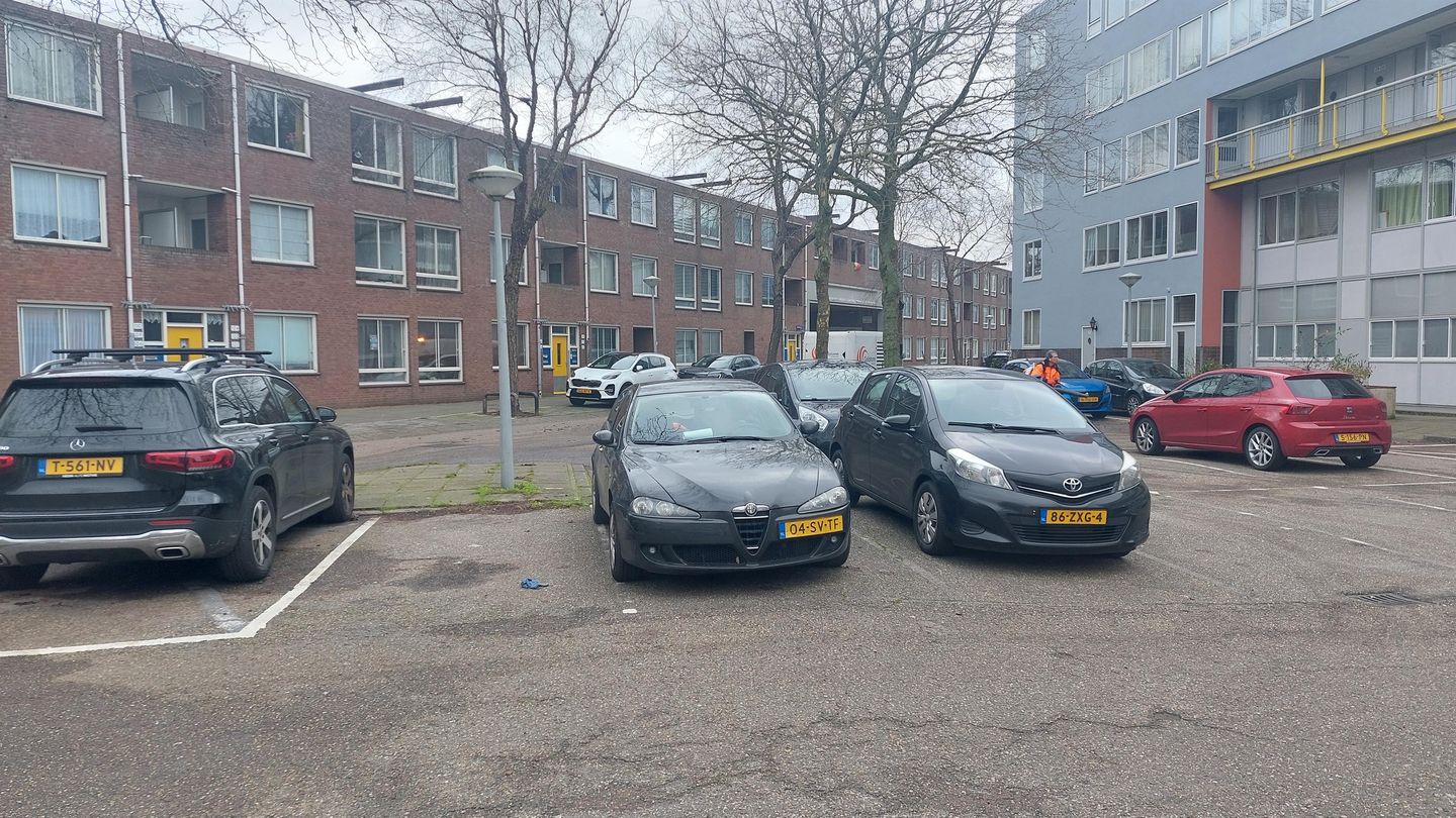 Bekijk foto 2 van Bankwerkerij 83