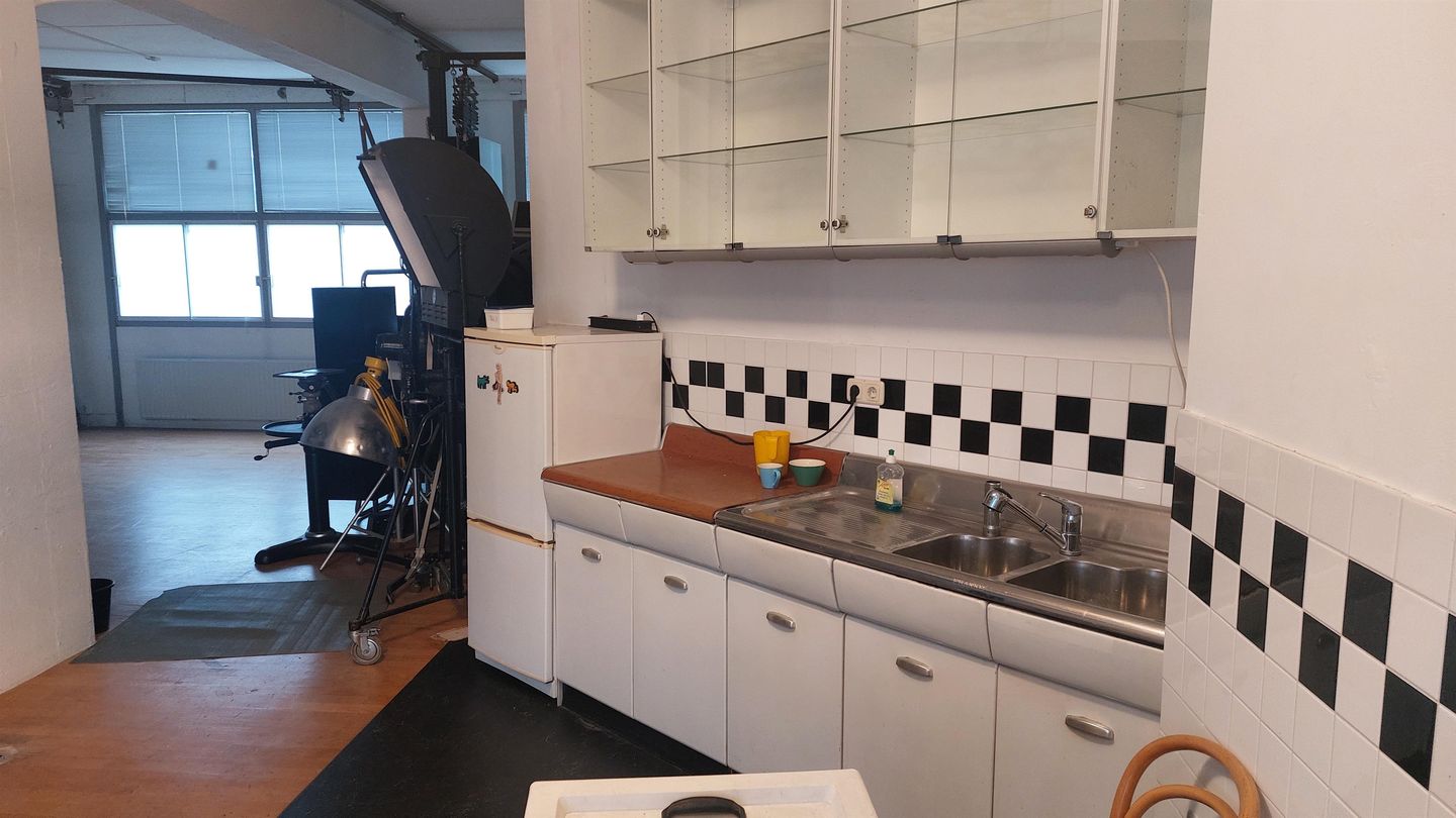 Bekijk foto 3 van Bankwerkerij 83