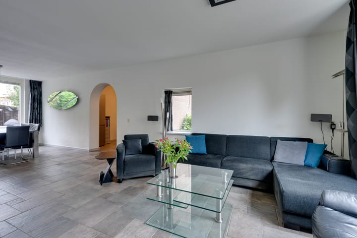 Foto 6 van Zeisstraat 14