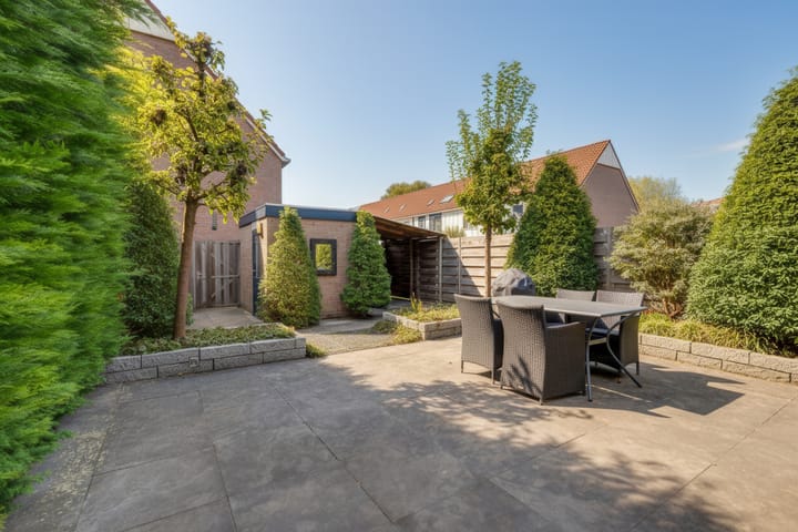 Foto 24 van Zeisstraat 14