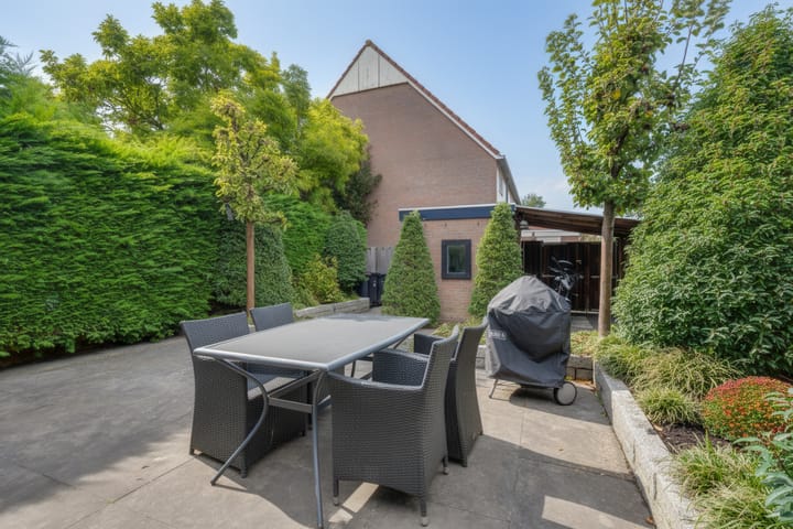 Foto 26 van Zeisstraat 14