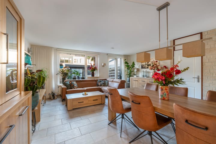 Foto 10 van Anzere 9