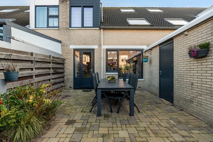 Foto 18 van Anzere 9