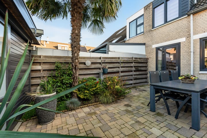 Foto 20 van Anzere 9