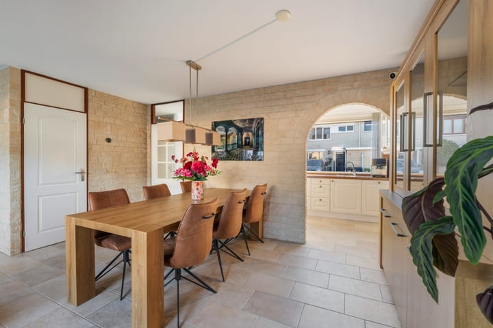 Foto 24 van Anzere 9