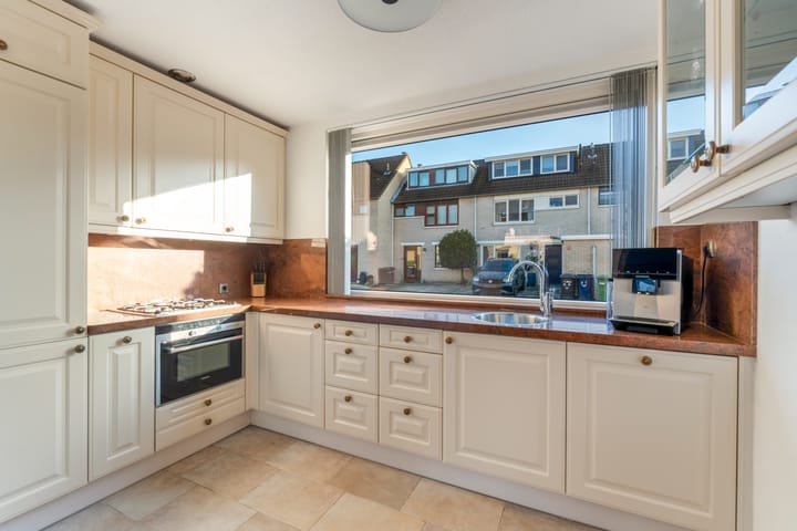 Foto 26 van Anzere 9