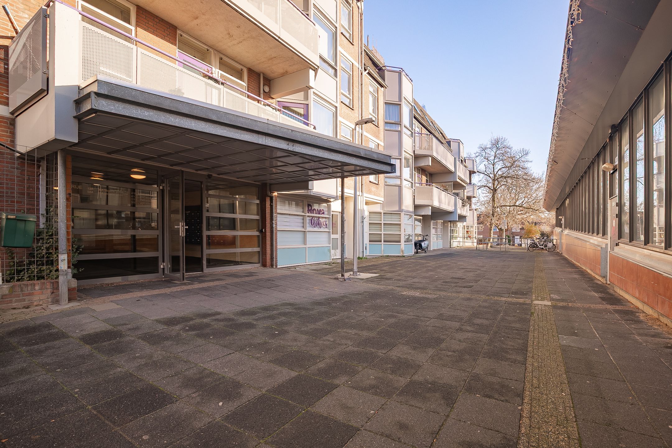 Foto 15 van Roserije 69-E