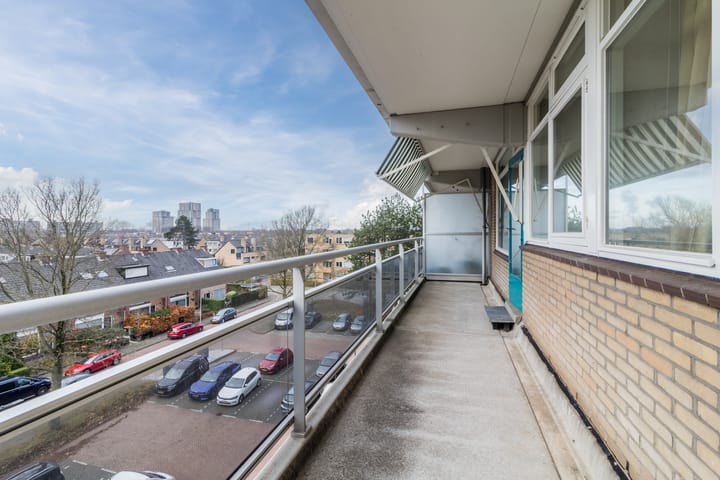 Photo 3 of Zwaluwstraat 200