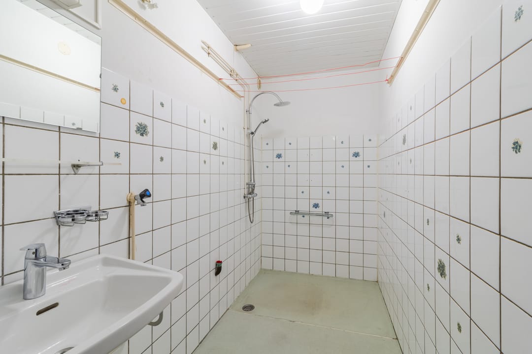 Photo 22 of Zwaluwstraat 200