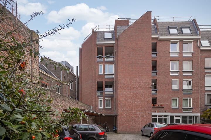 Photo 17 of Wilhelminasingel 42-F