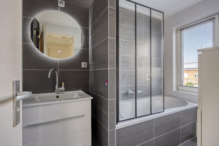 Foto 18 van Alfons Ariënsstraat 104