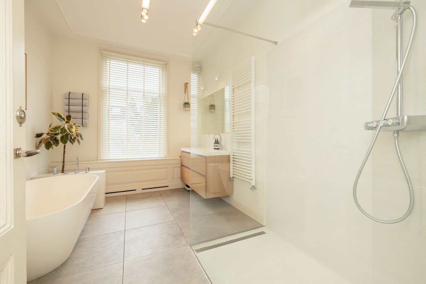 Photo 4 of Van Blankenburgstraat 20