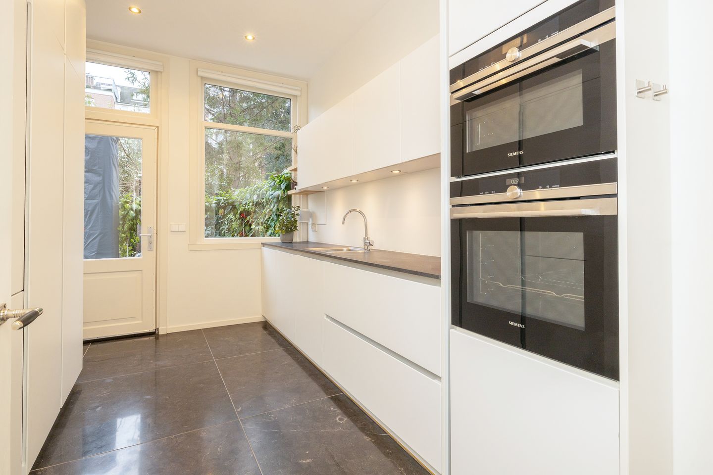 Photo 14 of Van Blankenburgstraat 20