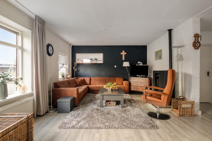 Photo 11 of Zuiderzeestraatweg 460