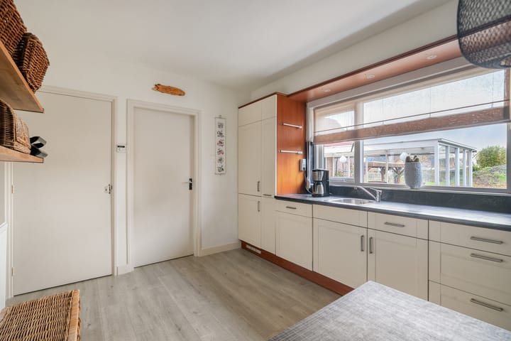 Photo 16 of Zuiderzeestraatweg 460