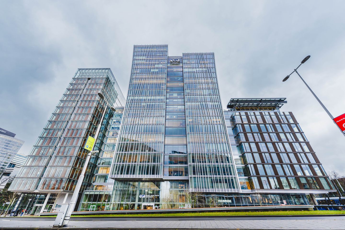 Bekijk foto 1 van Strawinskylaan 257