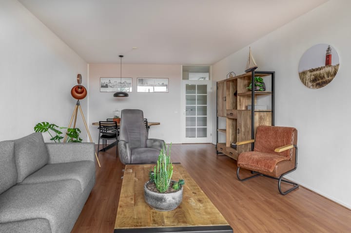 Photo 10 of Mari Andriessenrade 12