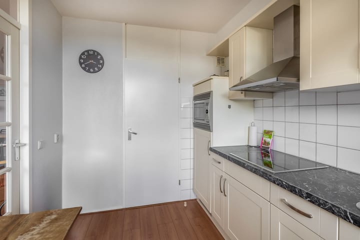 Photo 13 of Mari Andriessenrade 12