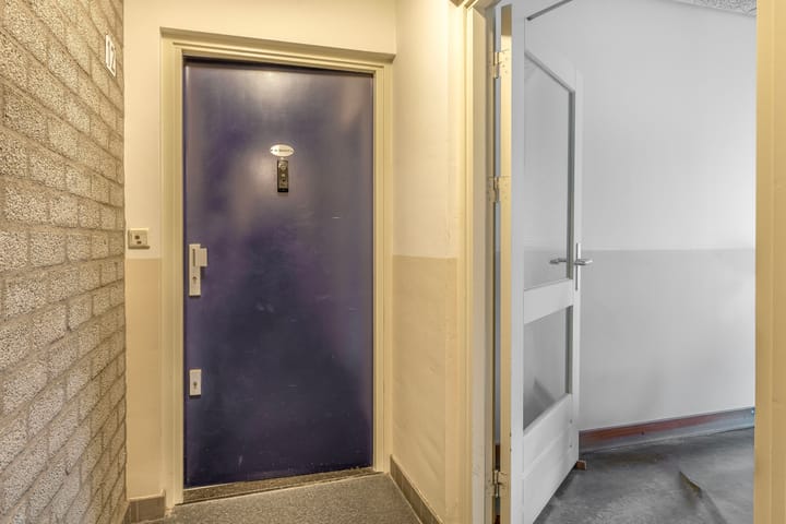 Photo 29 of Mari Andriessenrade 12