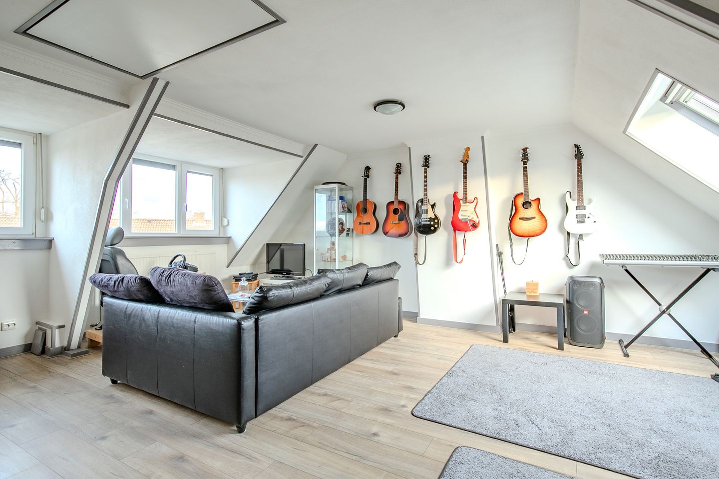 Foto 20 van Limburgiastraat 43