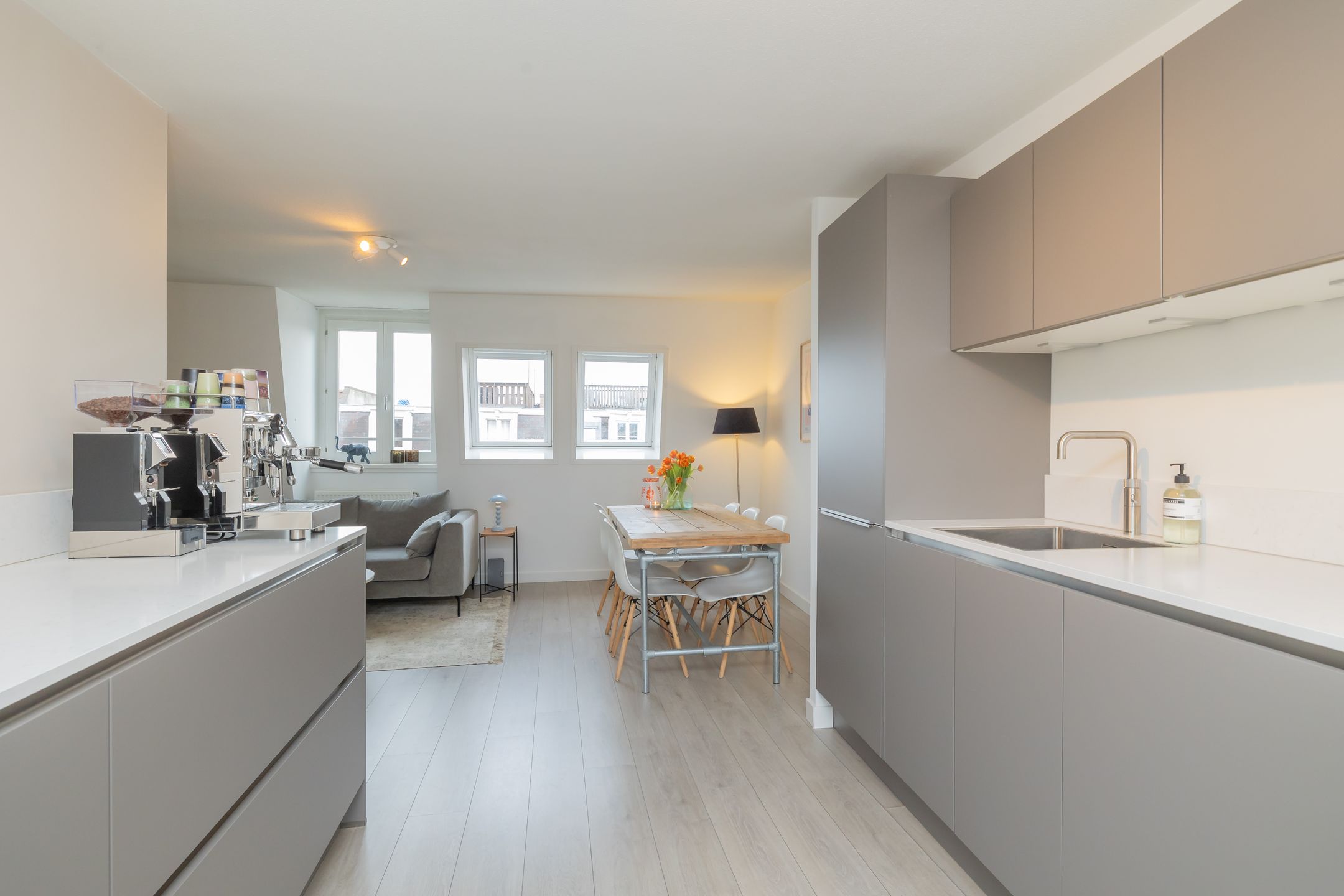 Foto 9 van Jan Pieter Heijestraat 54-D