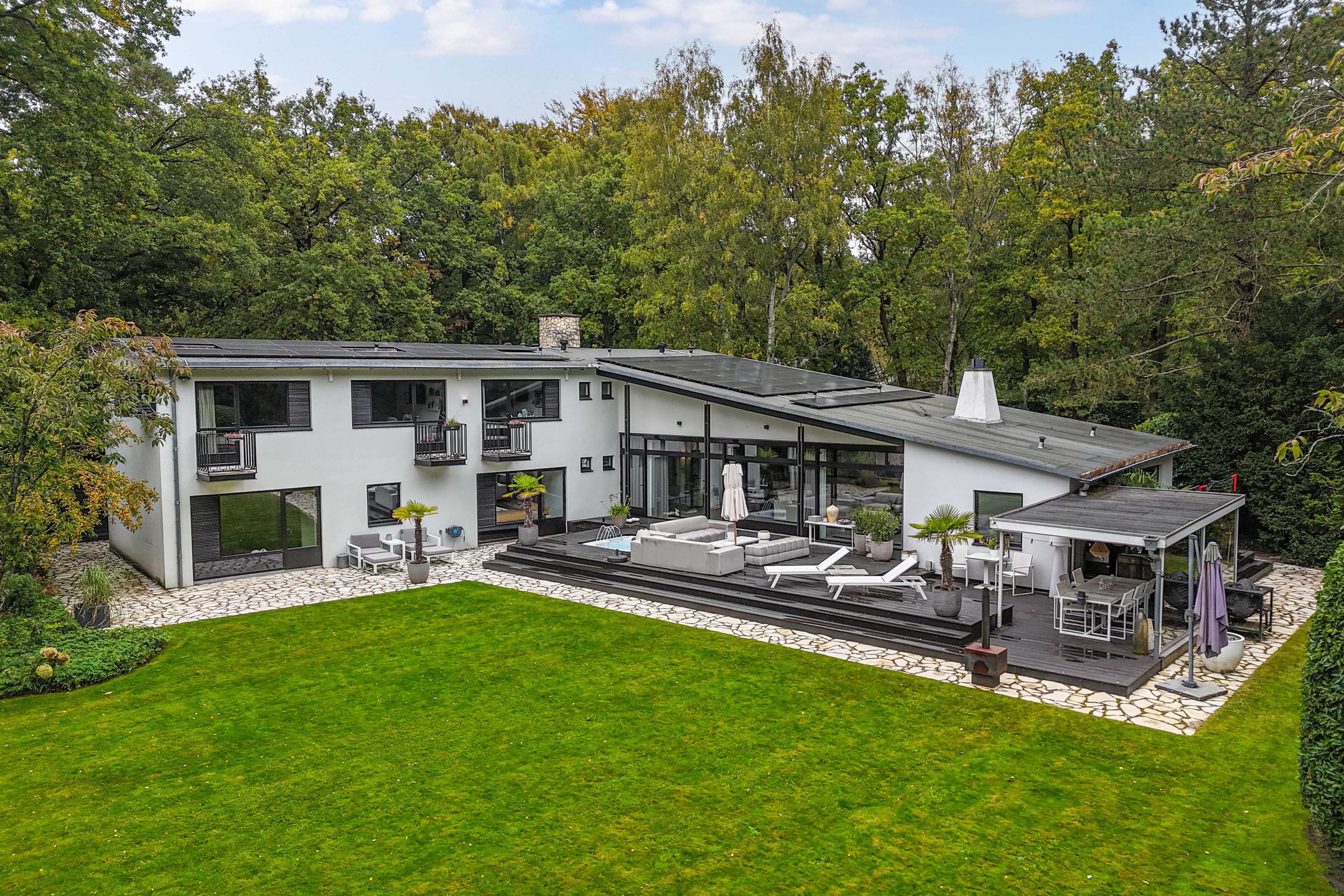 Buying a house in The Netherlands., Nieuwe Blaricummerweg 11