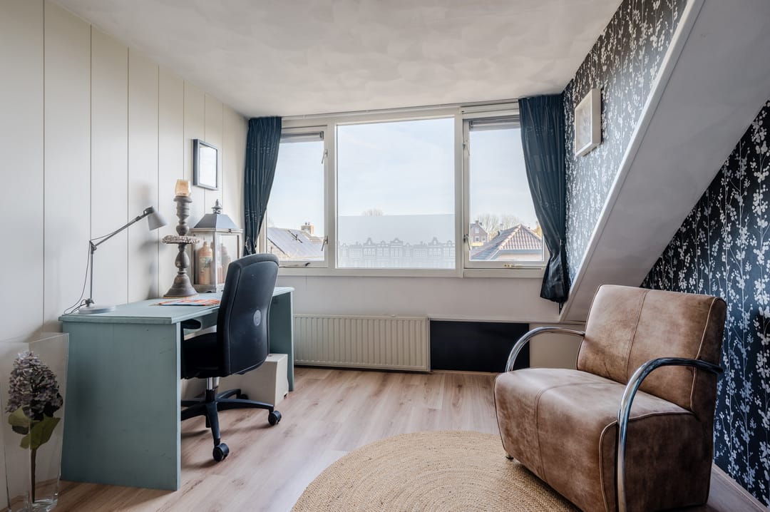 Photo 23 of Amethist 18