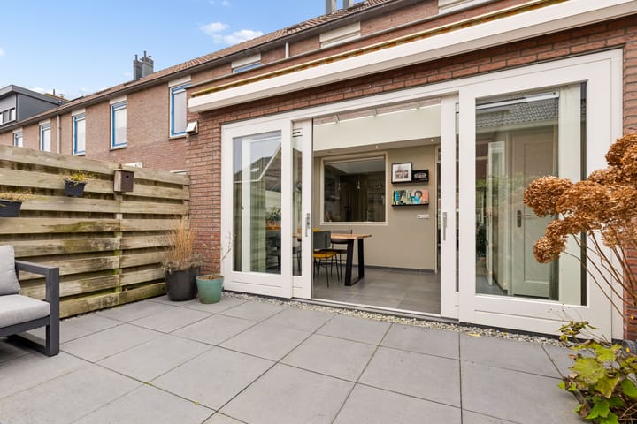 Photo 44 of De Groes 6