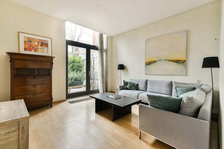 Foto 2 van Purperreiger 92