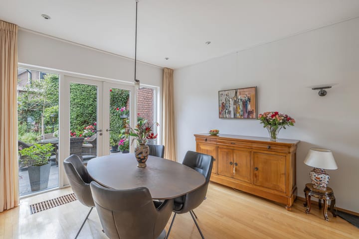 Foto 14 van Van Hogendorplaan 2