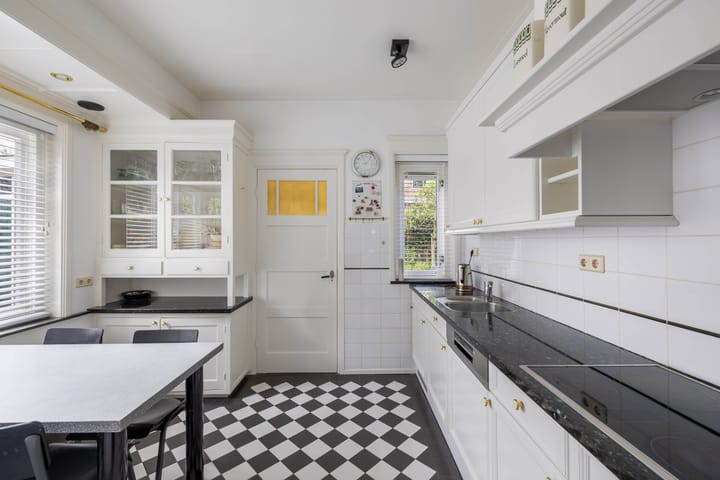 Foto 18 van Van Hogendorplaan 2