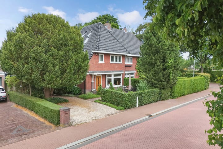 Foto 42 van Van Hogendorplaan 2