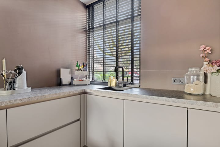 Foto 11 van Albert Schweitzerstraat 80