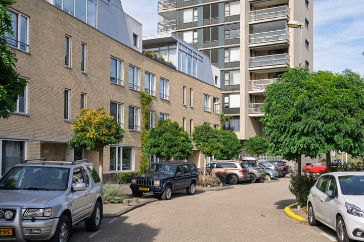 Photo 4 of Hermonlaan 17