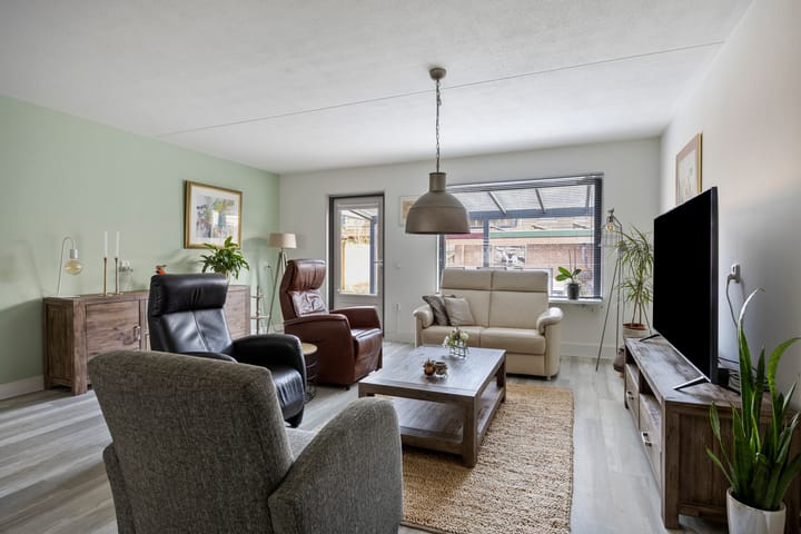 Foto 9 van Weegbree 106